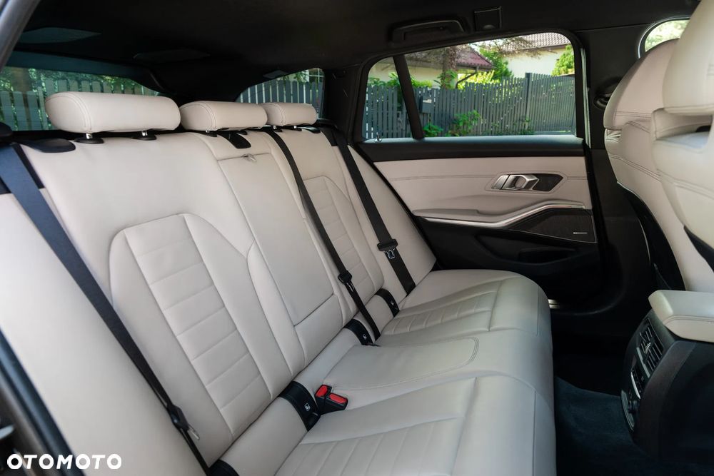 BMW Seria 3 - 21