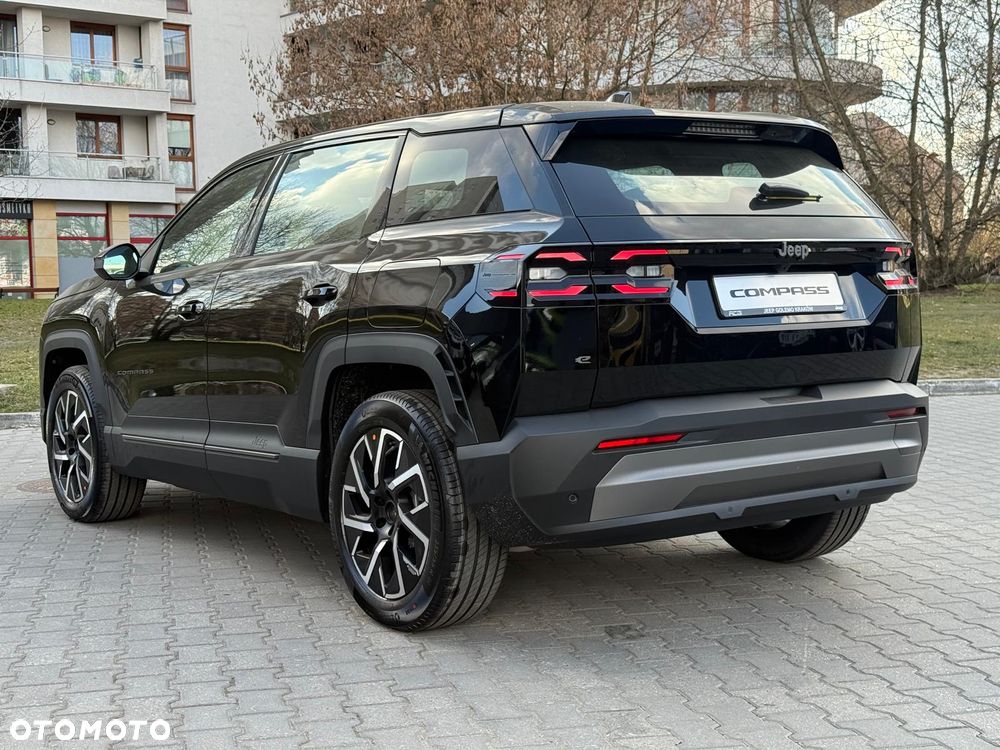 Jeep Compass 73.7kWh Altitude FWD - 6