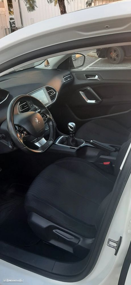 Peugeot 308 1.6 e-HDi Active - 6