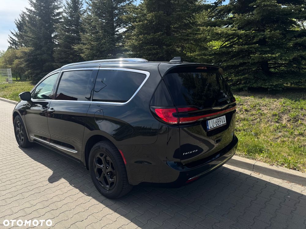 Chrysler Pacifica - 11
