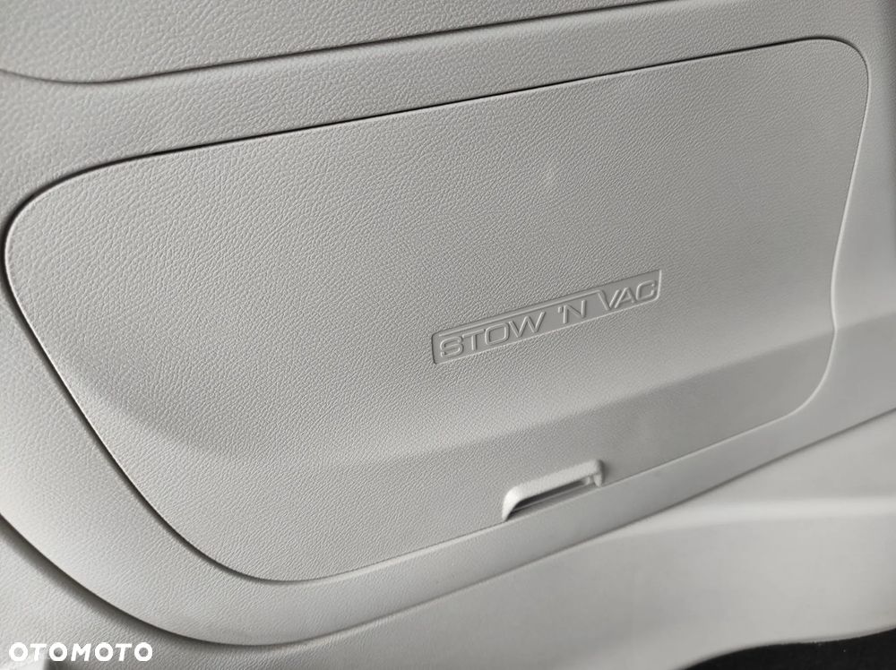 Chrysler Pacifica - 22