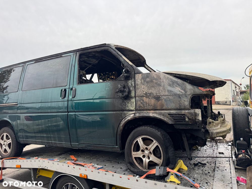 Volkswagen t4 multiwan multivan  ćwiartka próg błotnik klapa bagażnika klapa tylnia tył z szybą drzwi boczne przesuwne drzwi suwane zielone zielony ciemny z szybą - 4