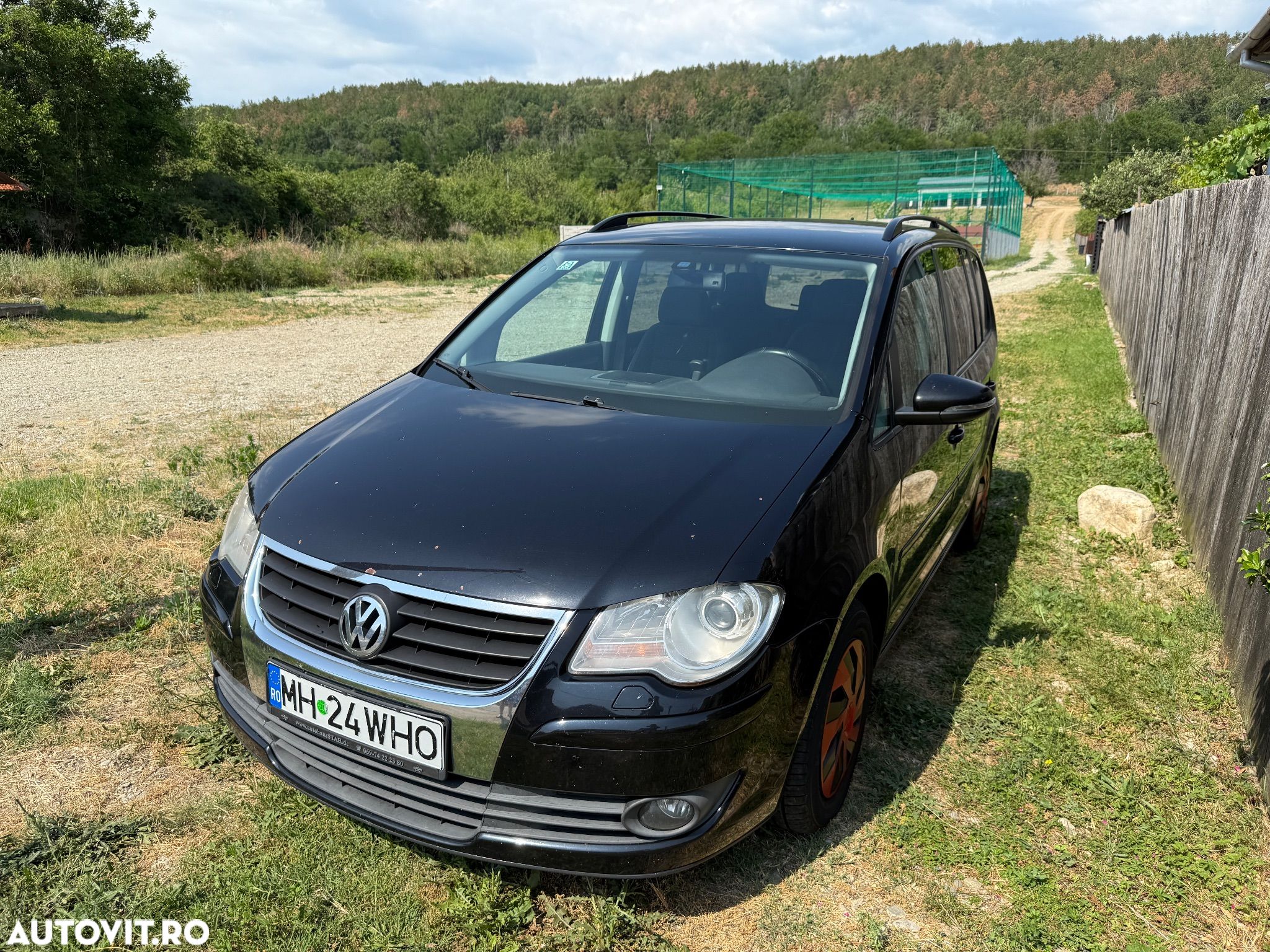 Volkswagen Touran 1.9 TDI Conceptline - 1