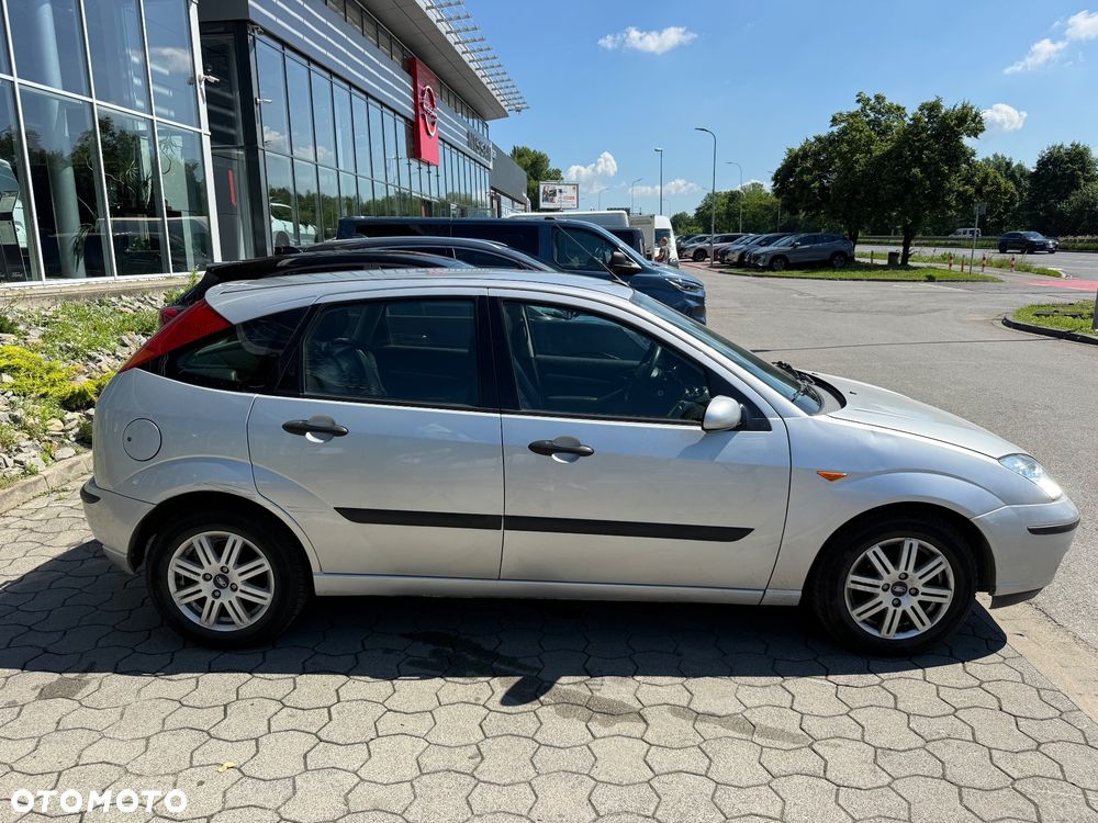 Ford Focus 1.6 Ghia - 6