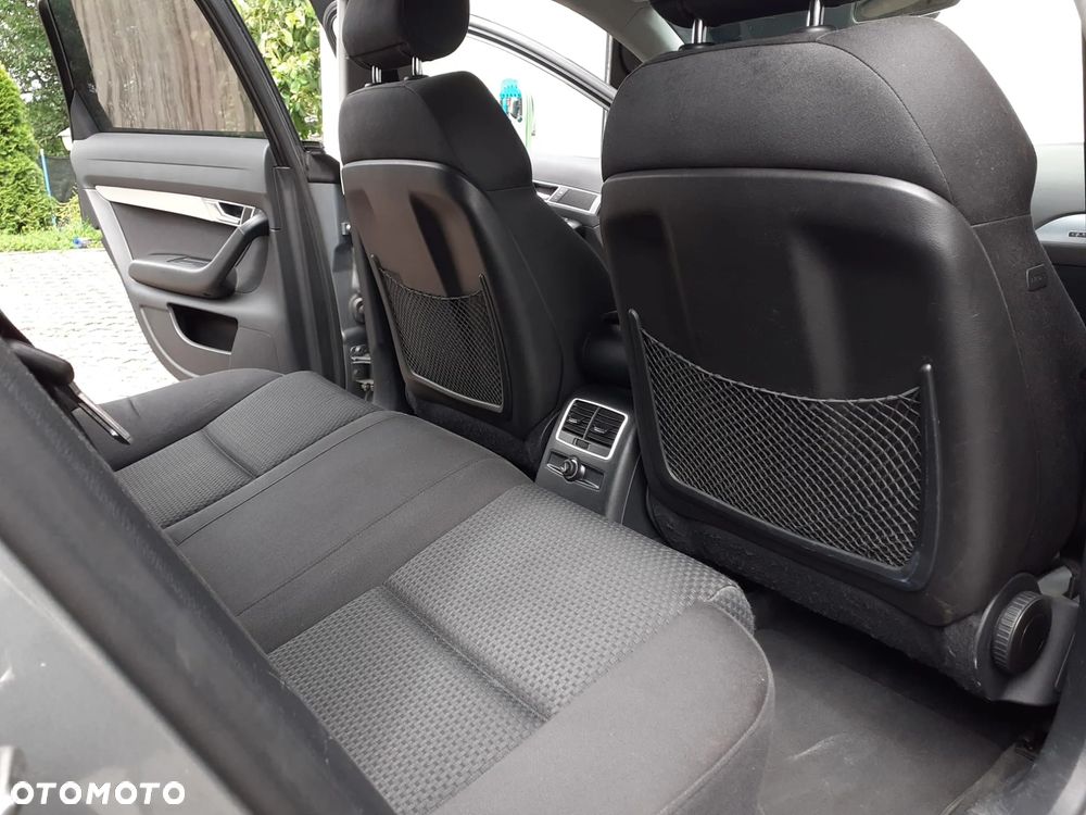 Audi A6 ver-avant-2-4-quattro - 10