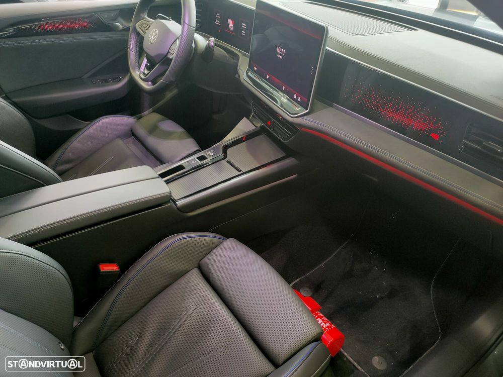 VW Passat Variant 2.0 TDI R-Line DSG - 8