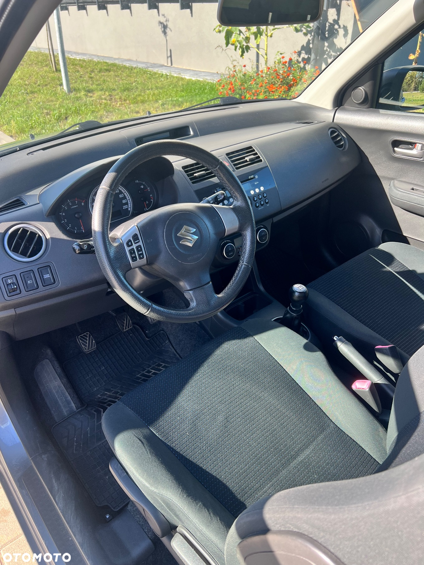 Suzuki Swift 1.3 Sakura - 4