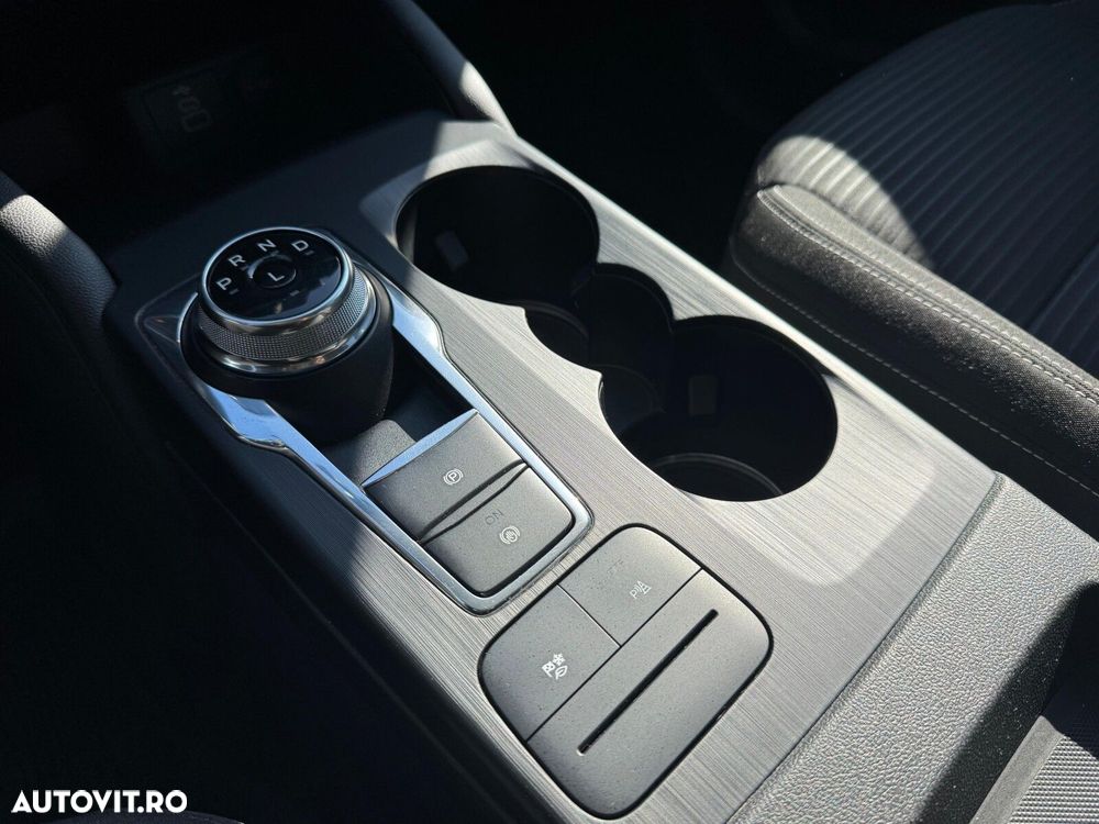 FORD Kuga 2022 — imagine 11