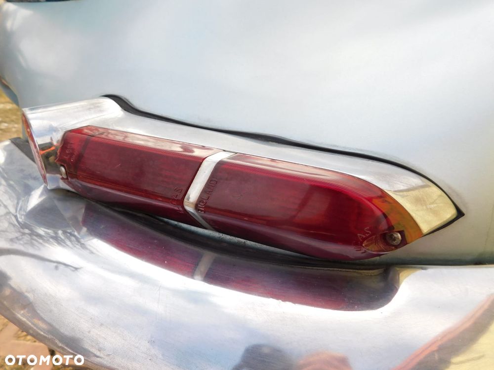 Jaguar E-Type - 8