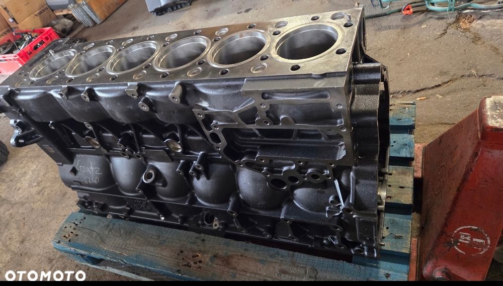 Blok silnika z tulejami MAN TGX D2676 Euro 6 51011013483 - 7