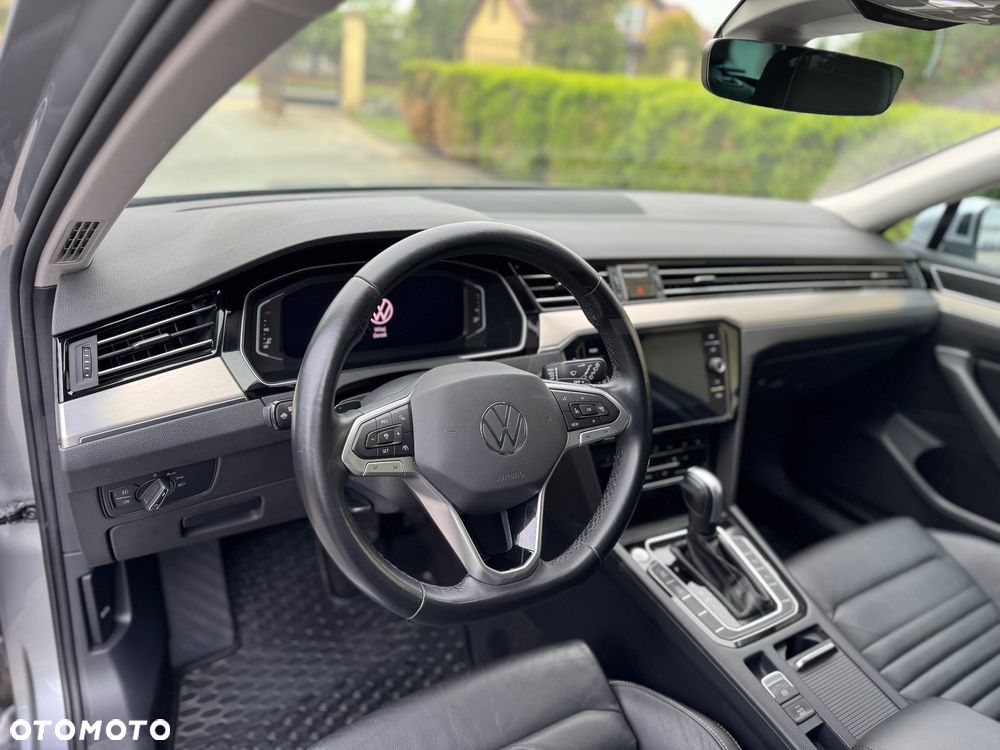 Volkswagen Passat Variant 2.0 TDI EVO Elegance DSG - 16