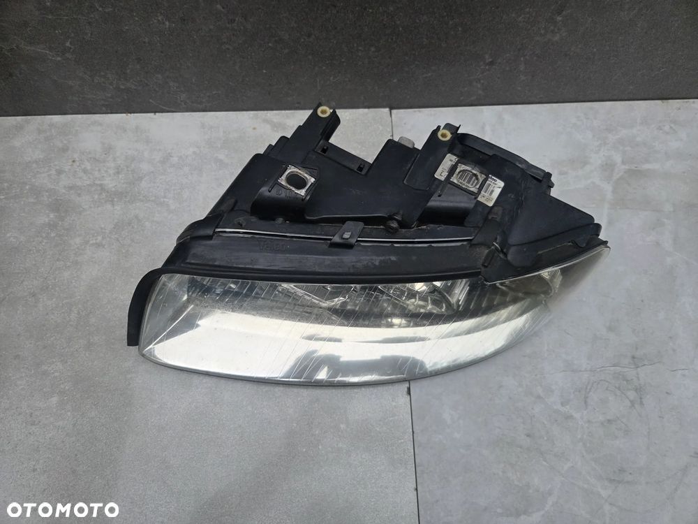 AUDI A4 B6 LAMPA PRZÓD PRZEDNIA LEWA VALEO 8E0941003F - 3