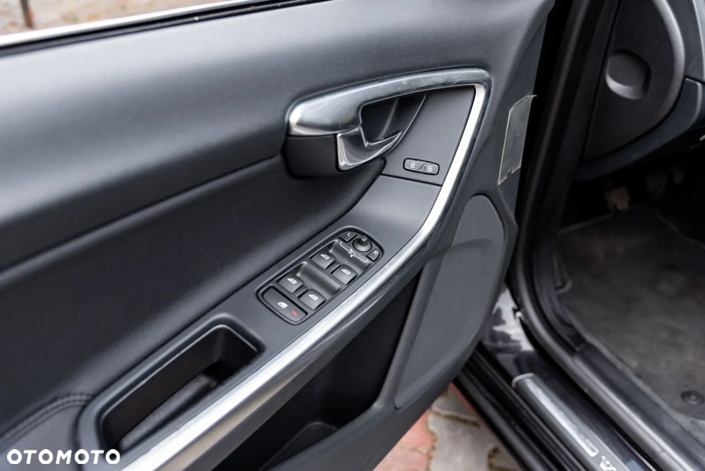 Volvo V60 T3 Edition - 17