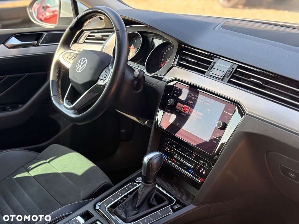 Volkswagen Passat 2.0 TDI EVO Elegance DSG - 20
