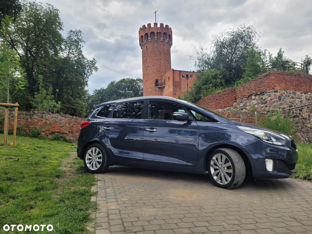 Kia Carens 1.7 CRDi 141 Dream Team Edition - 36