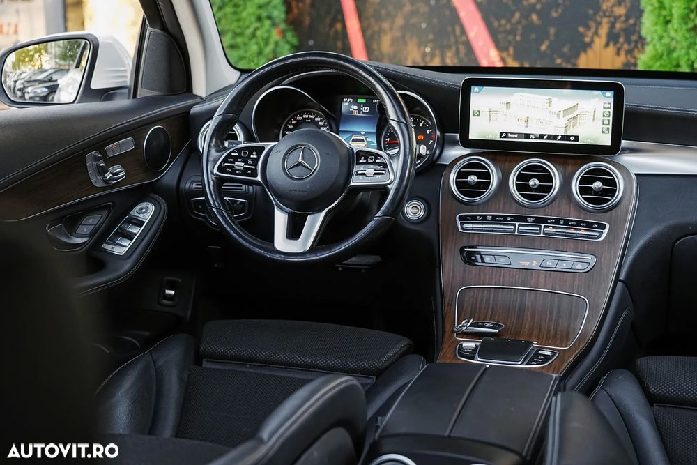 Mercedes-Benz GLC 300 e 4MATIC - 17