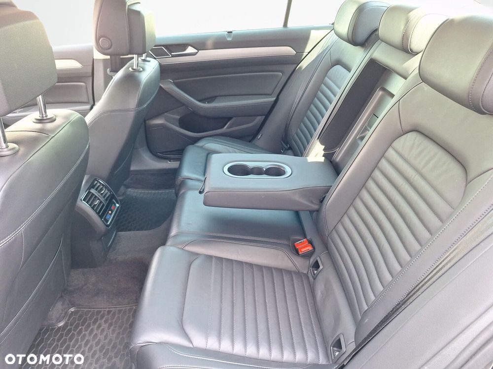 Volkswagen Passat 2.0 TSI 4Mot Highline DSG - 13