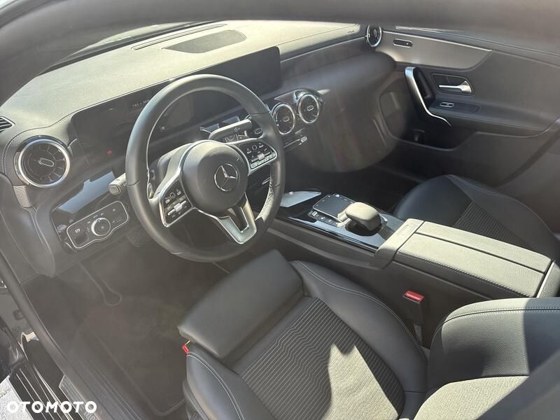 Mercedes-Benz CLA 200 7G-DCT - 15