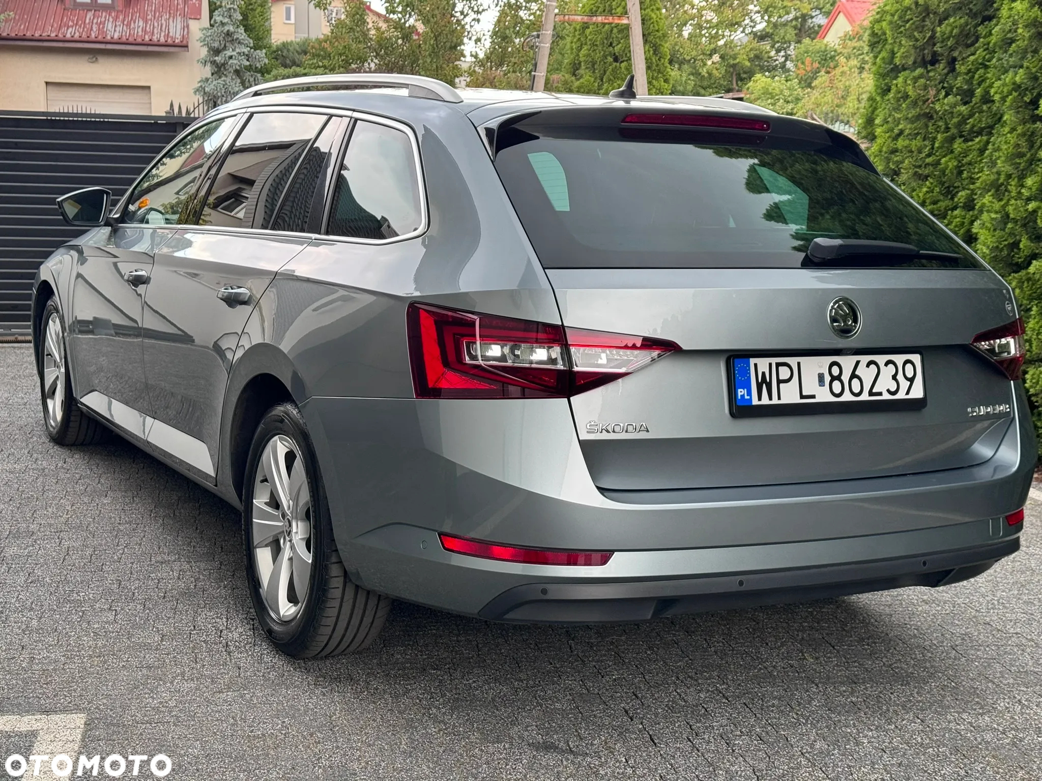 Skoda Superb 2.0 TDI Sportline DSG - 5