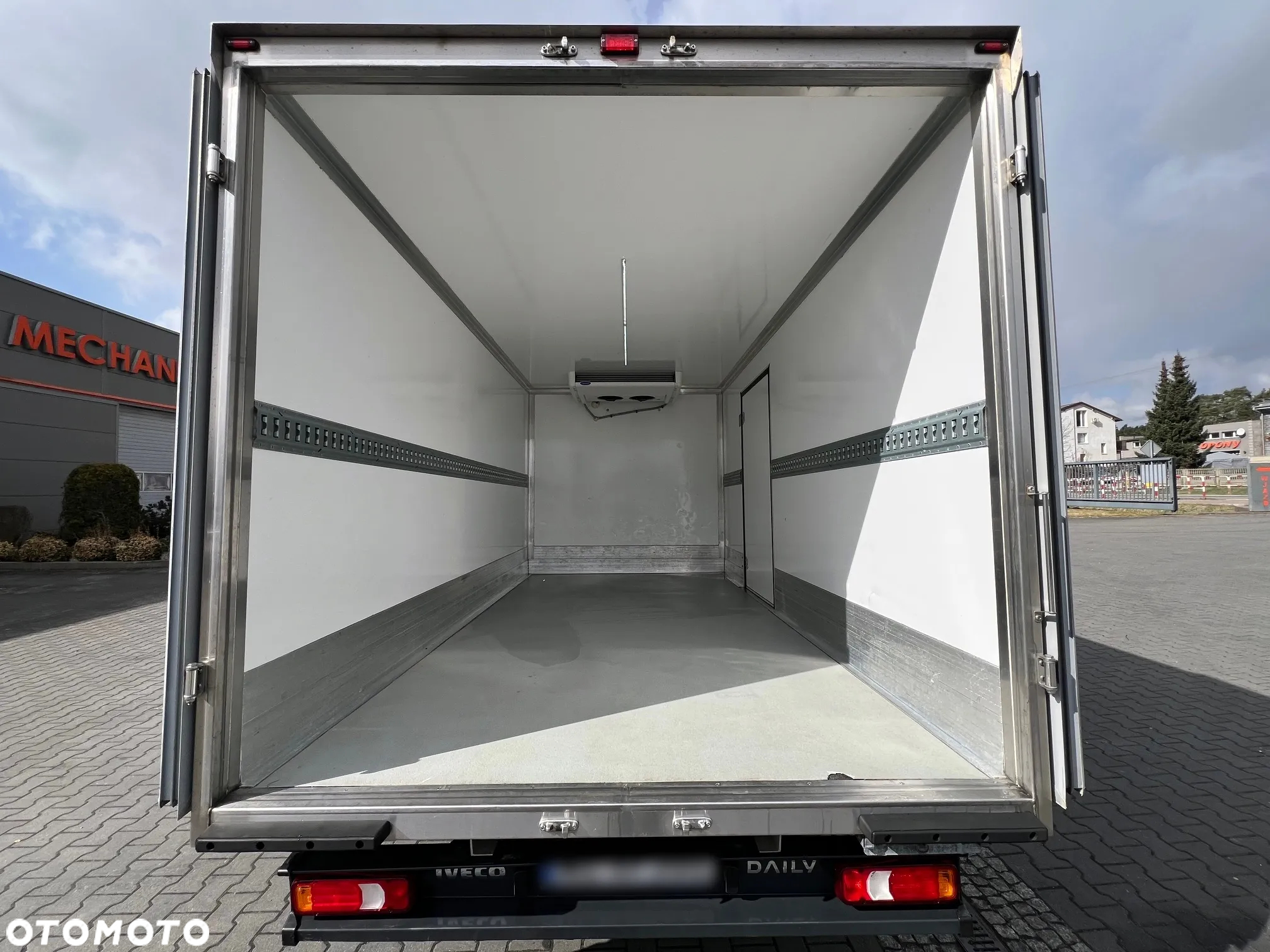 Iveco Daily 35S16 3.0 Kontener Chłodnia Izoterma 3x Drzwi Salon PL, Jeden Właściciel - 6