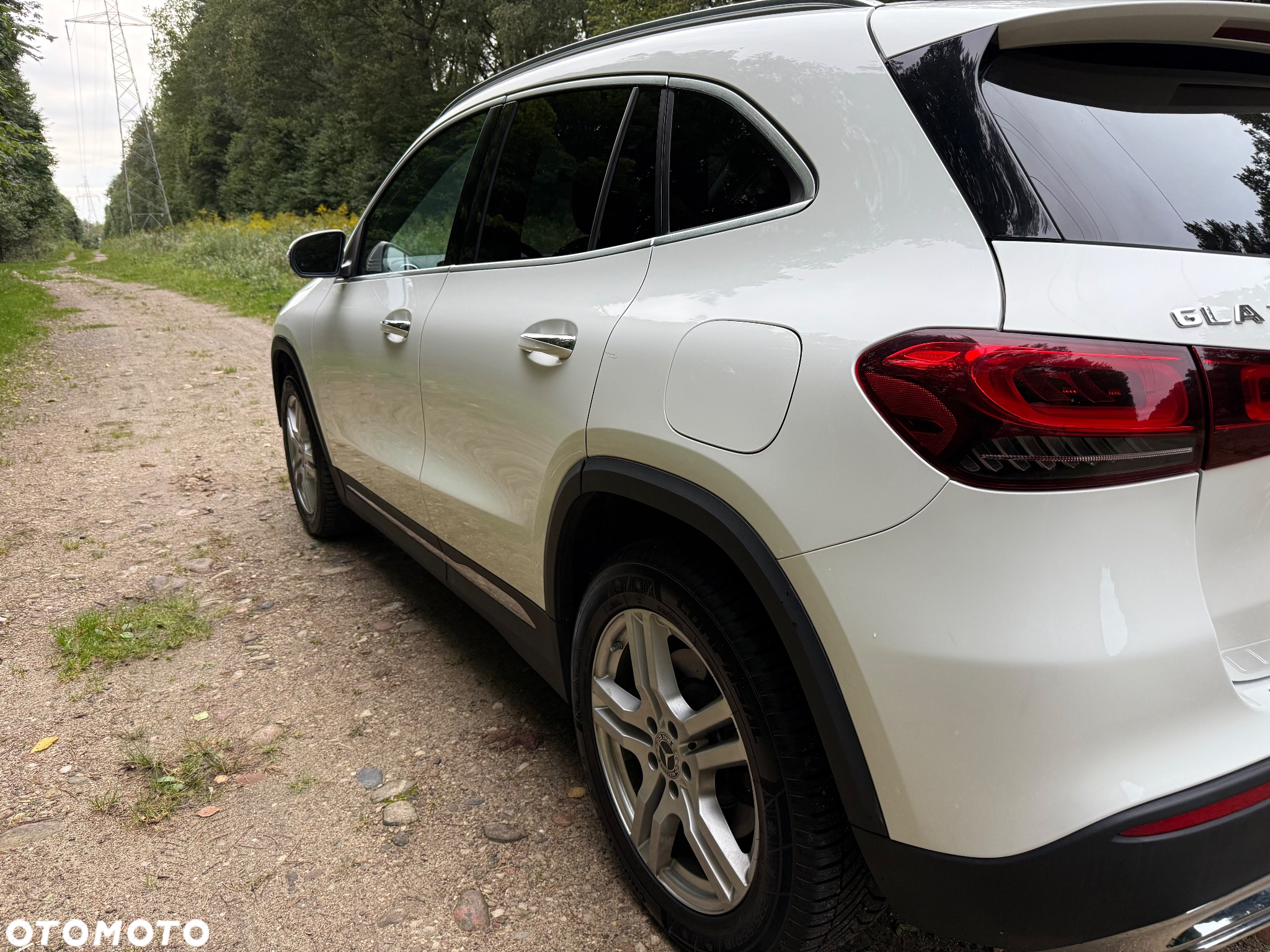 Mercedes-Benz GLA - 10