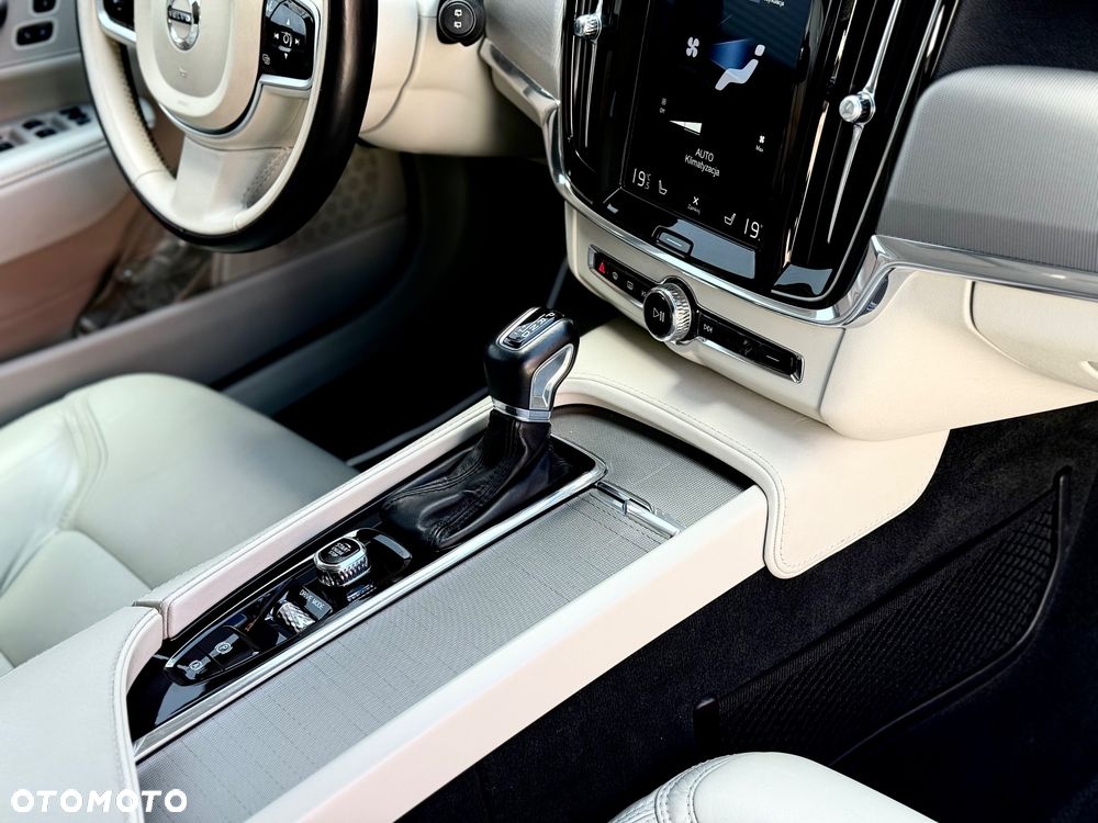 Volvo V90 Cross Country D5 AWD - 33