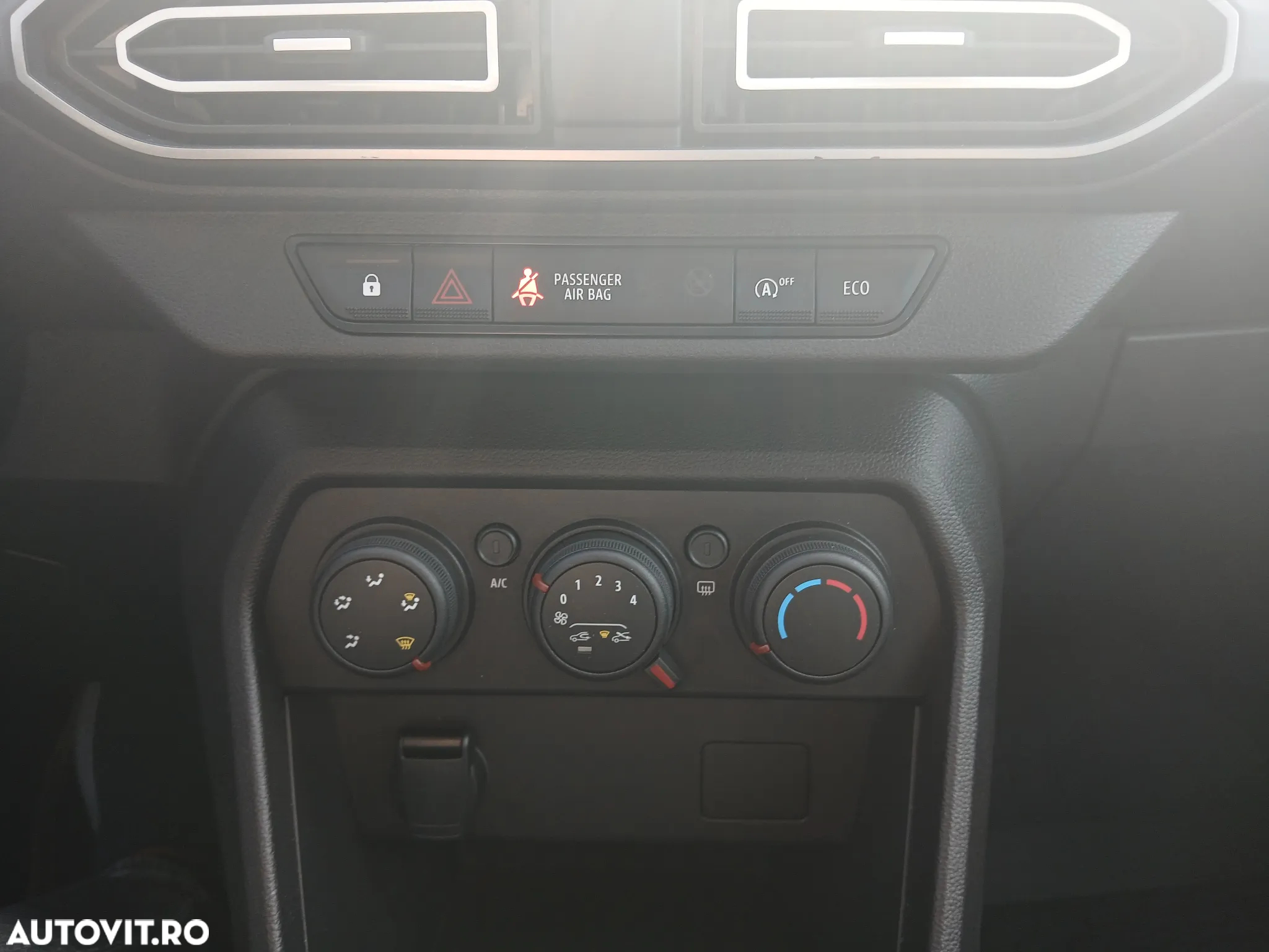 Dacia Logan TCe 90 MT6 Expression - 9