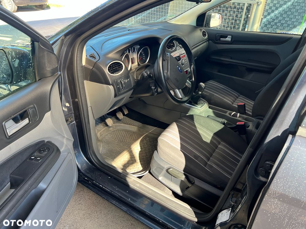 Ford Focus 1.6 TDCi Ambiente - 6