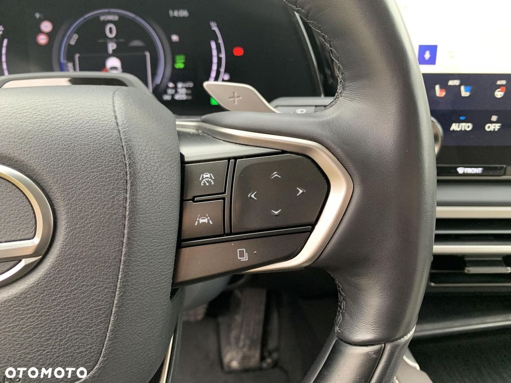 Lexus RX 450h+ Omotenashi - 17