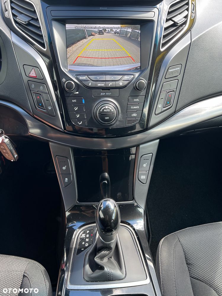 Hyundai i40 Kombi 1.7 CRDi DCT Premium - 9