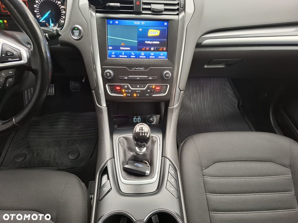 Ford Mondeo - 32