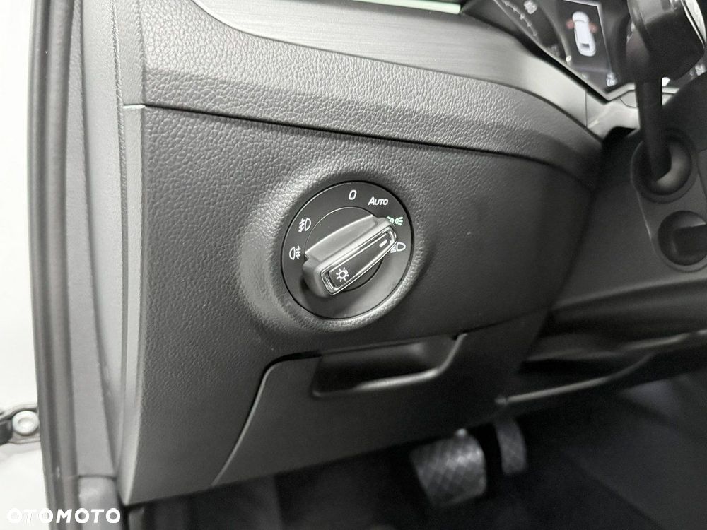 Skoda Superb 2.0 TDI DSG Sportline - 36