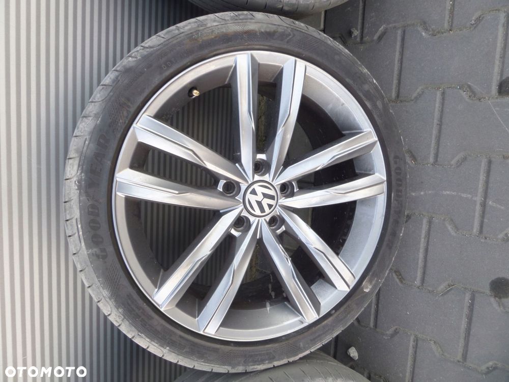 felgi aluminiowe volkswagen oe 3g0601025h 8.0" x 18" 5x112 et 44 4szt - 2