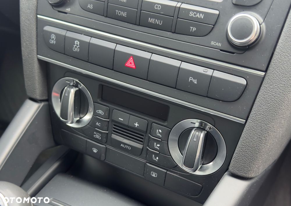 Audi A3 Sportback 1.6 TDI DPF Ambiente - 26