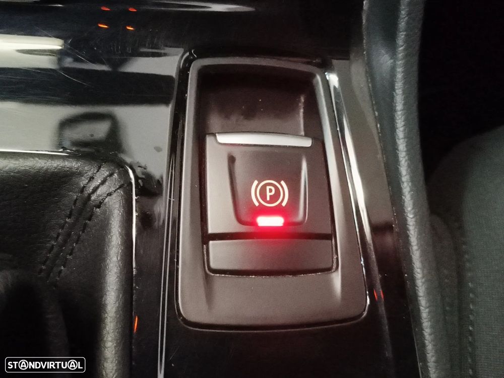 BMW 216 Active Tourer d Advantage - 24