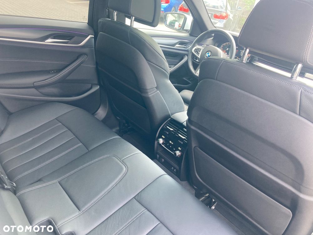 BMW Seria 5 520d xDrive mHEV M Sport sport - 7