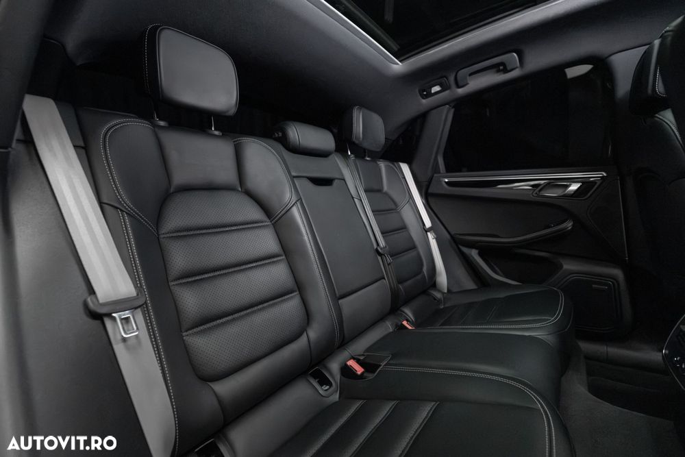 Porsche Macan - 31