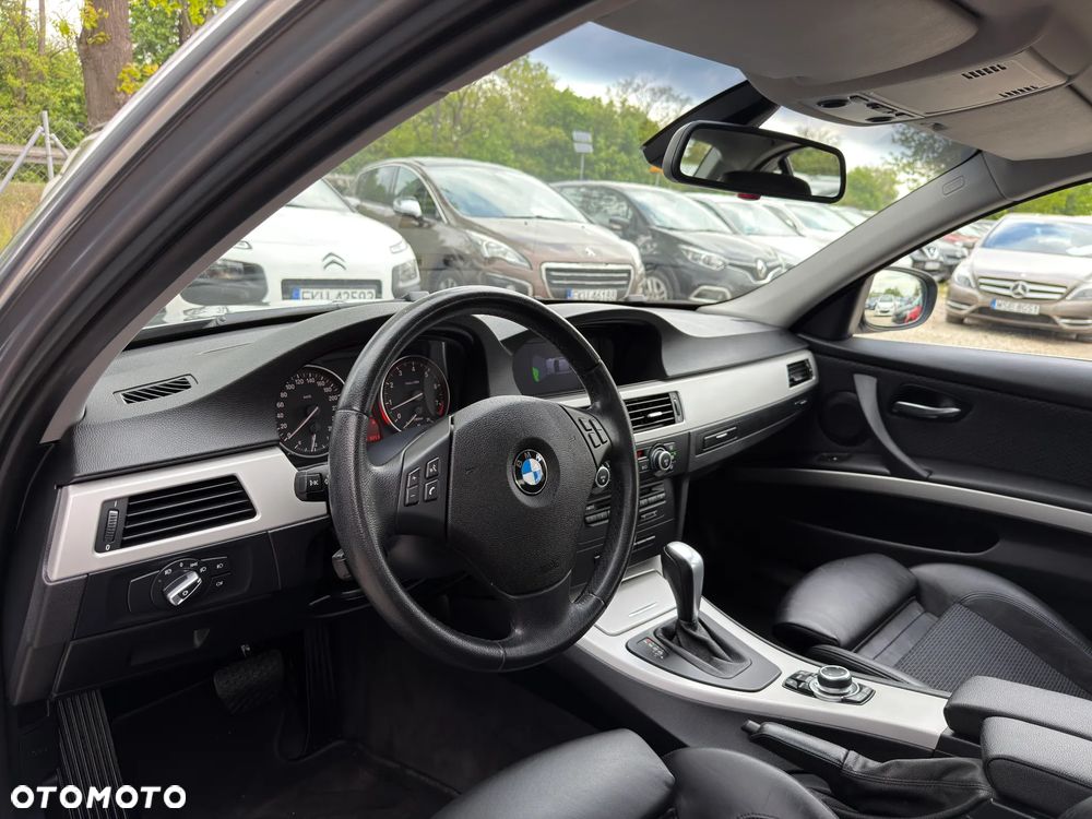 BMW Seria 3 325i Edition Exclusive - 7