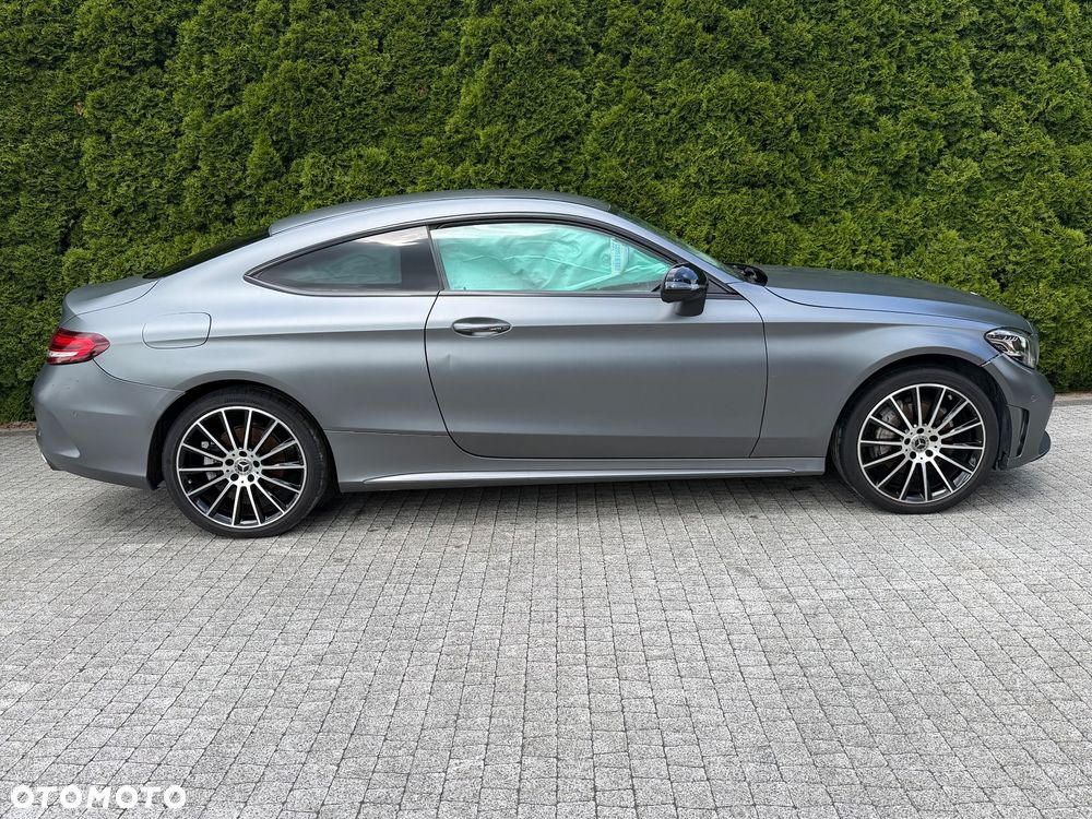 Mercedes-Benz Klasa C 200 4Matic 9G-TRONIC AMG Line - 2