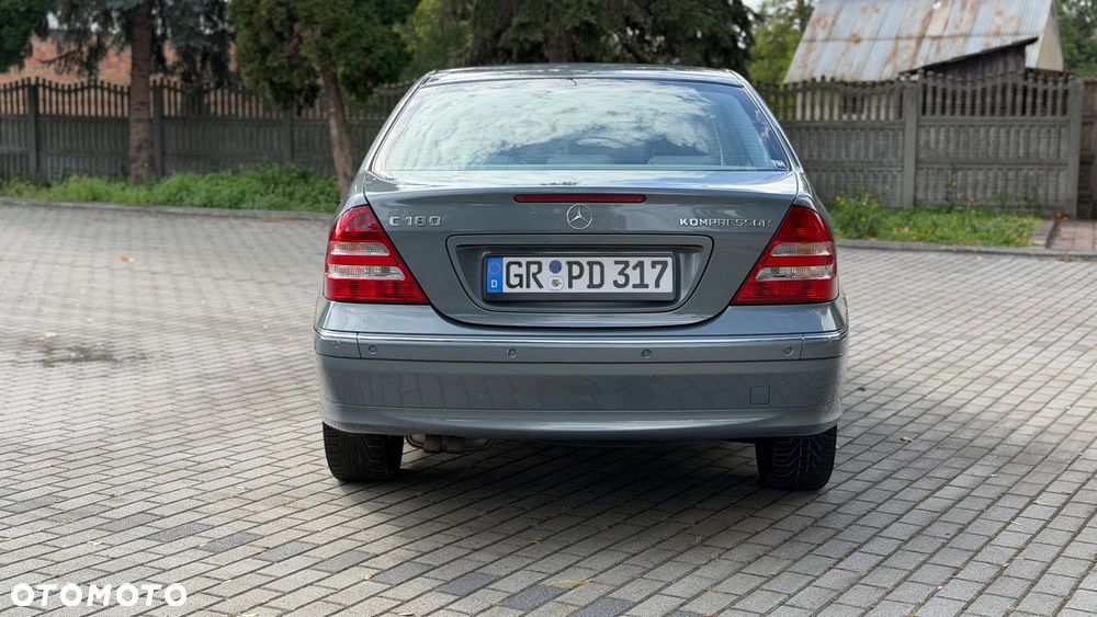 Mercedes-Benz C-Class 2005 photo 5
