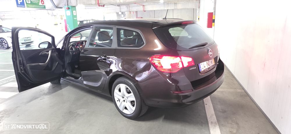 Opel Astra Sports Tourer 1.3 CDTI DPF EcoFLEX Sports Tourer Design Edition - 26