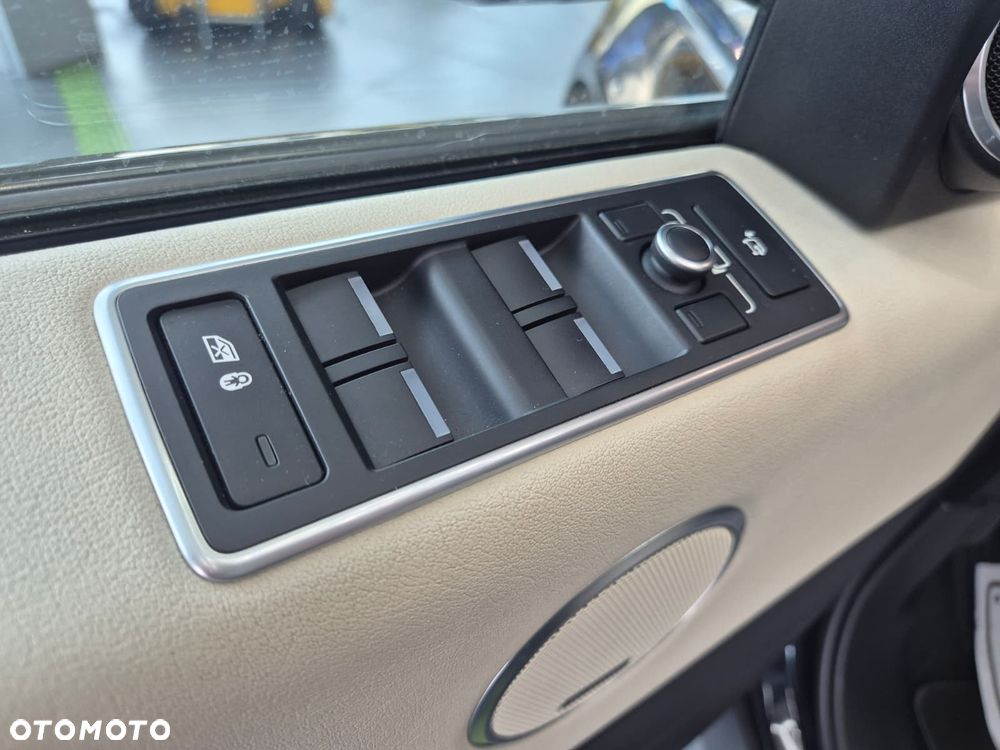Land Rover Range Rover V8 Supercharged - 24
