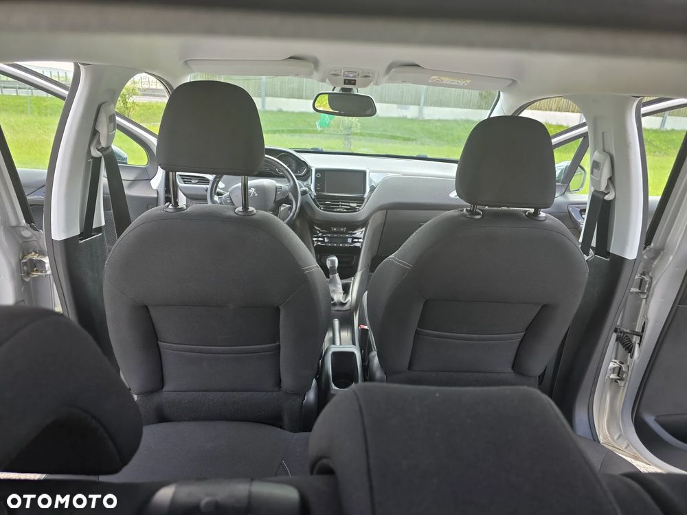 Peugeot 208 1.2 PureTech Allure S&S - 12