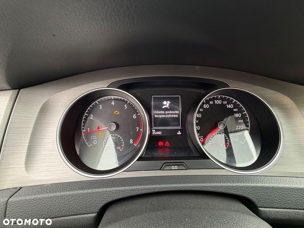 Volkswagen Golf - 11