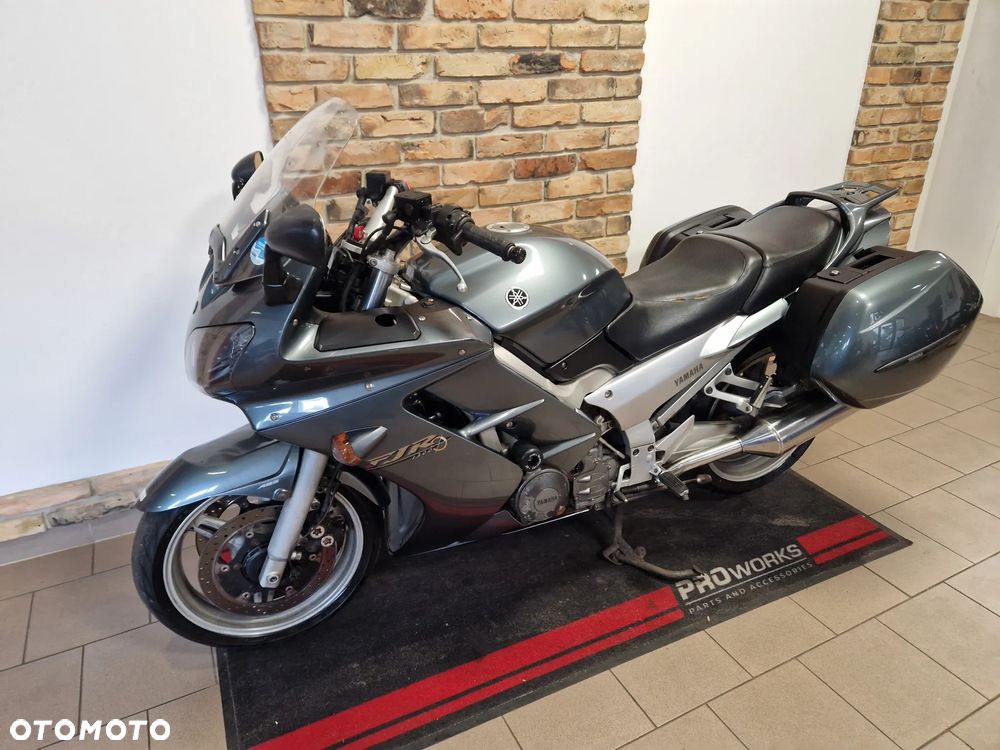 Yamaha FJR - 28