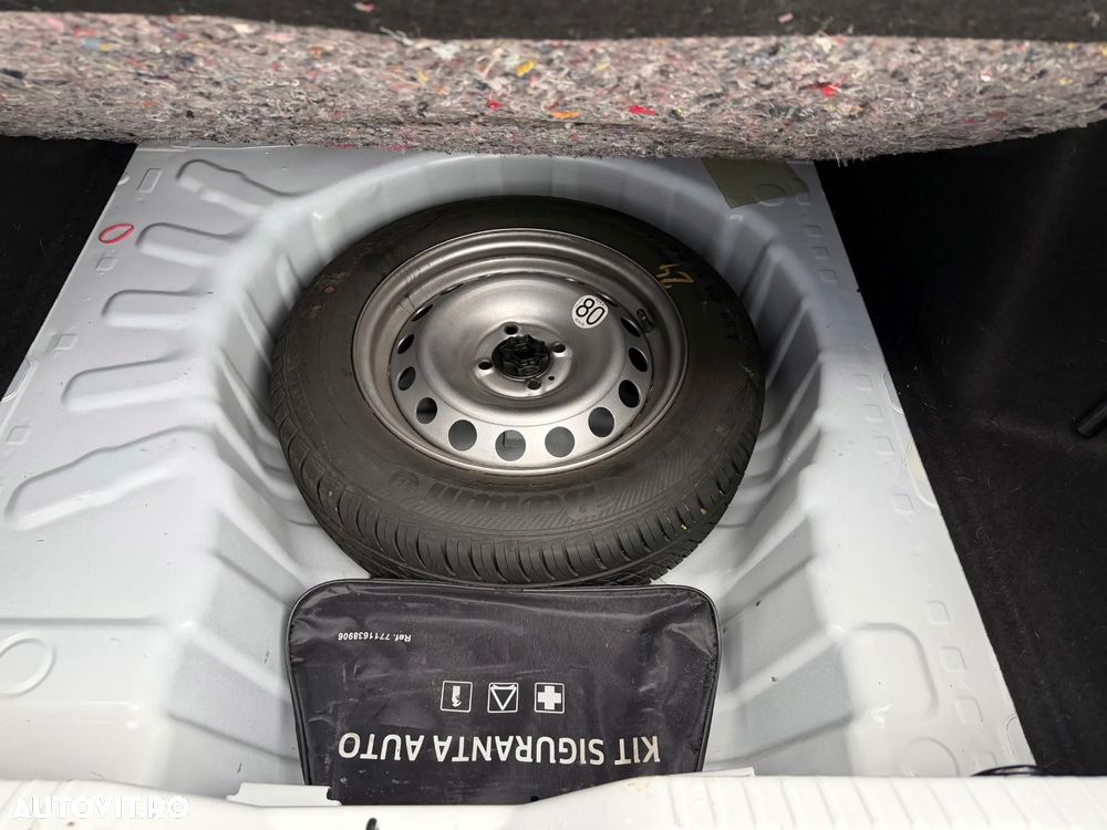 Dacia Logan TCe 90 Essential - 11