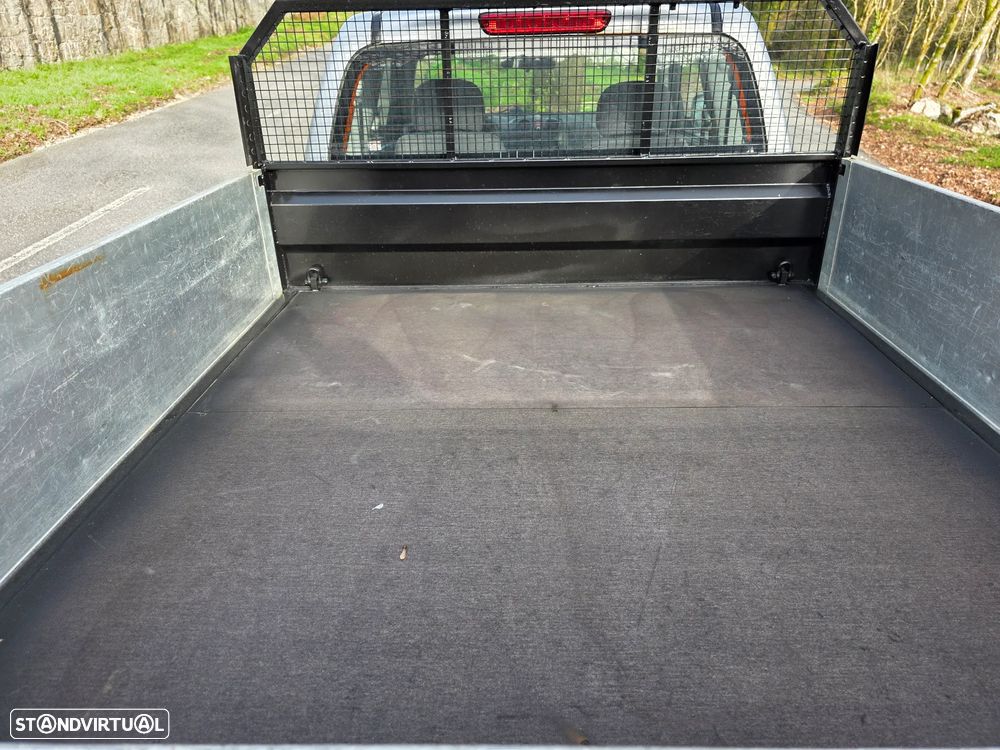 Isuzu D-Max 2.5 DTi CL 4WD L4 CM - 12