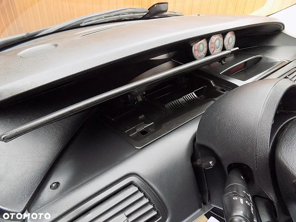 Peugeot 807 2.0 HDi Premium Euro5 - 15