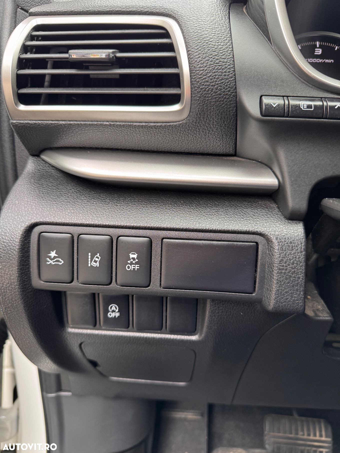 Mitsubishi Eclipse-Cross - 14