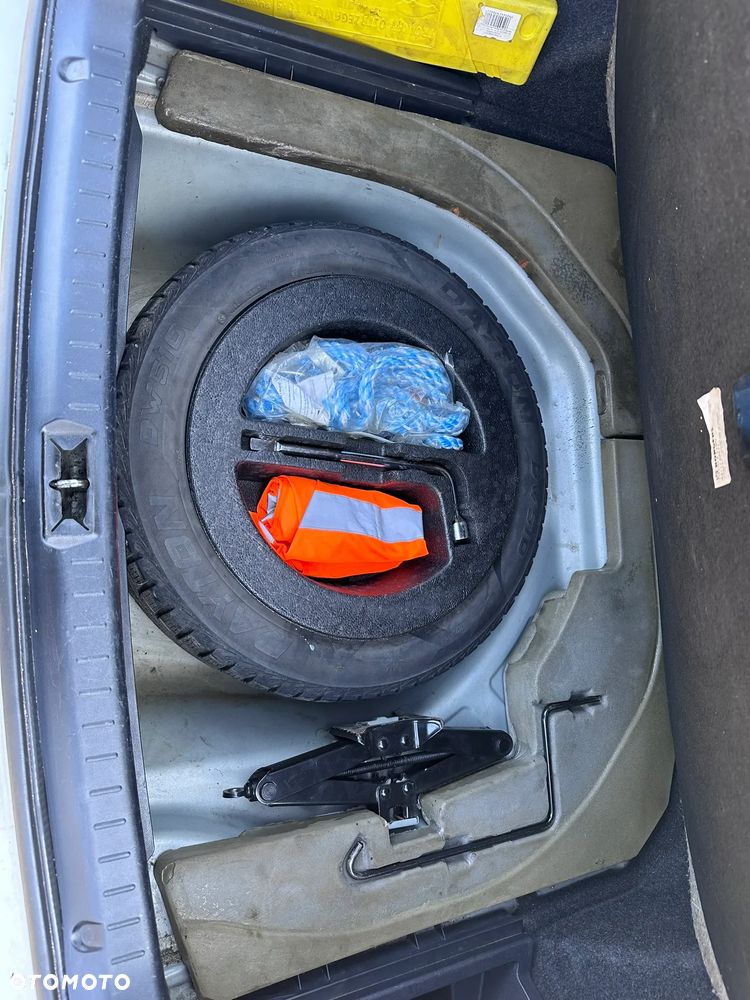 Toyota Avensis 2.0 VVT-i High - 6